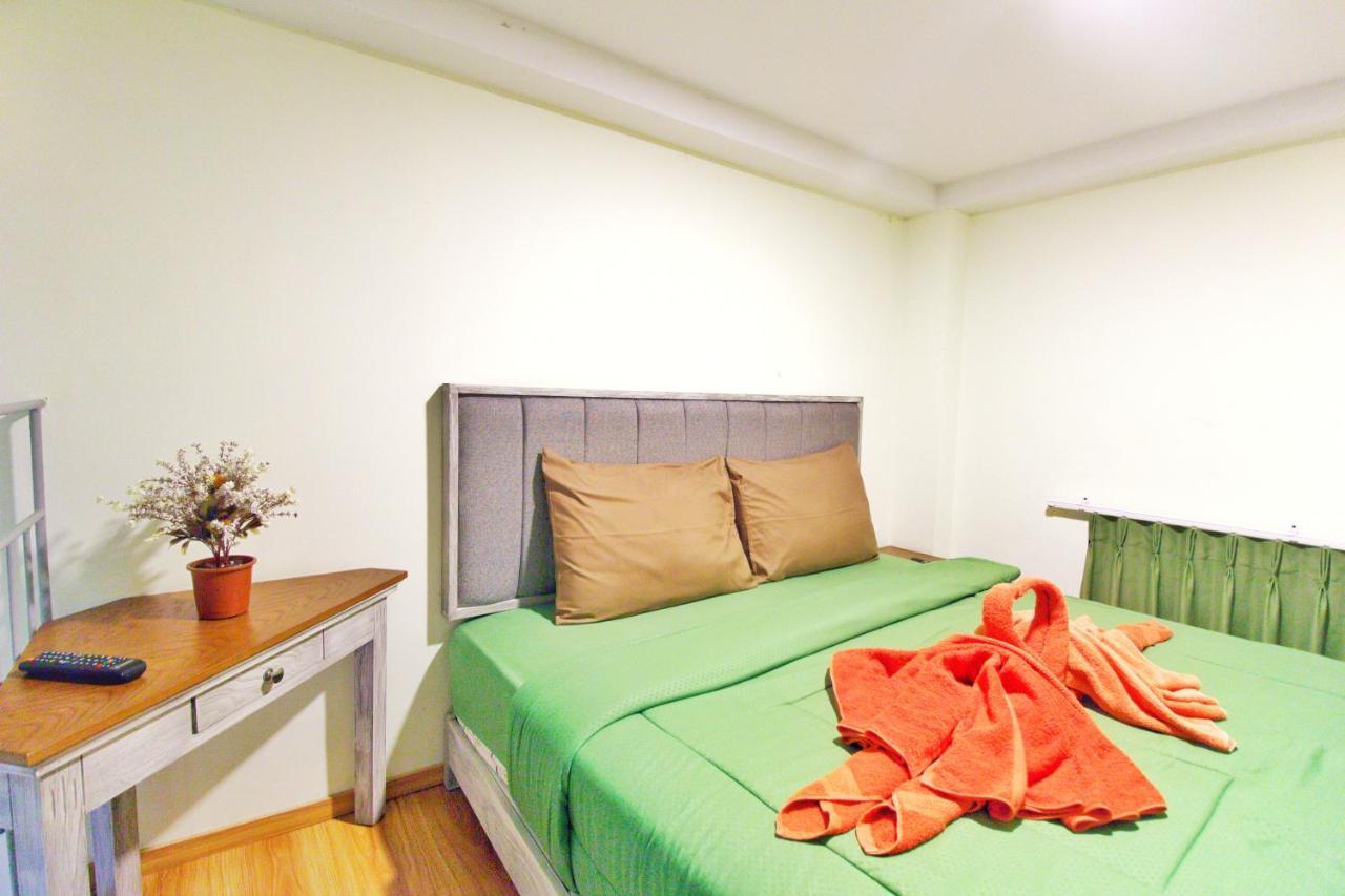 Urbanest Inn House Slipi Джакарта Номер фото